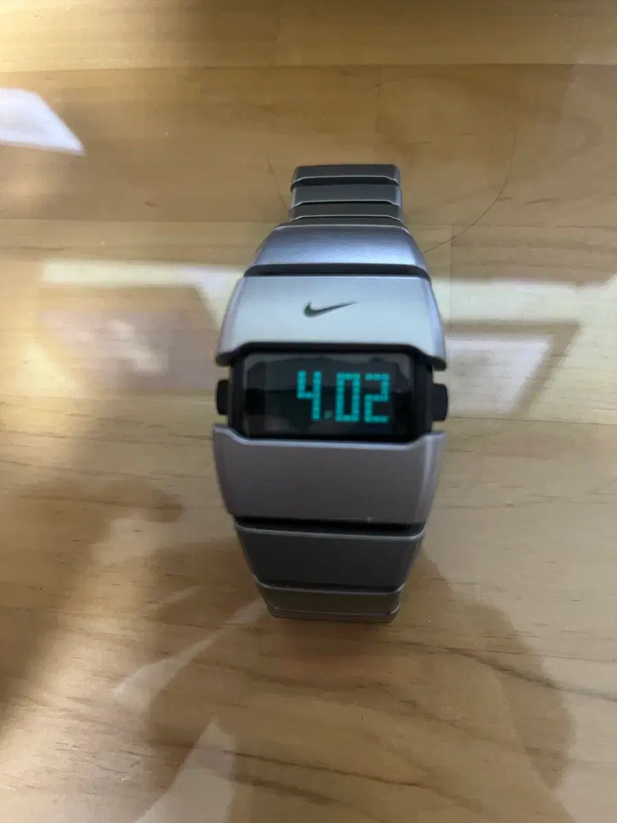 ★ヴェンテージ★Nike デジタル腕時計 シルバー ヴィンテージ Nike デジタル腕時計 シルバー 【公式通販】